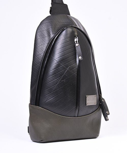 デザイナーズボディバッグ | 日本職人が作るメンズ トート バッグ